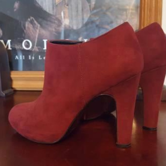 Burgundy Suede ALDO Ankle Boots - Picture 3 of 3